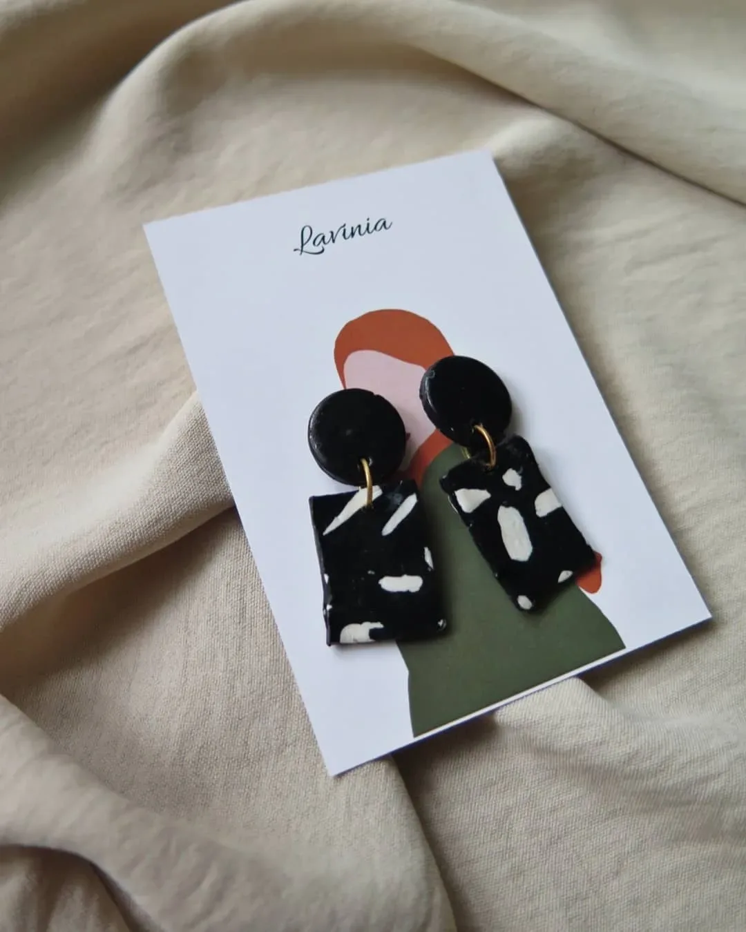 Siyah Desenli Küpe — Lavinia Clay Design el yapımı tasarım