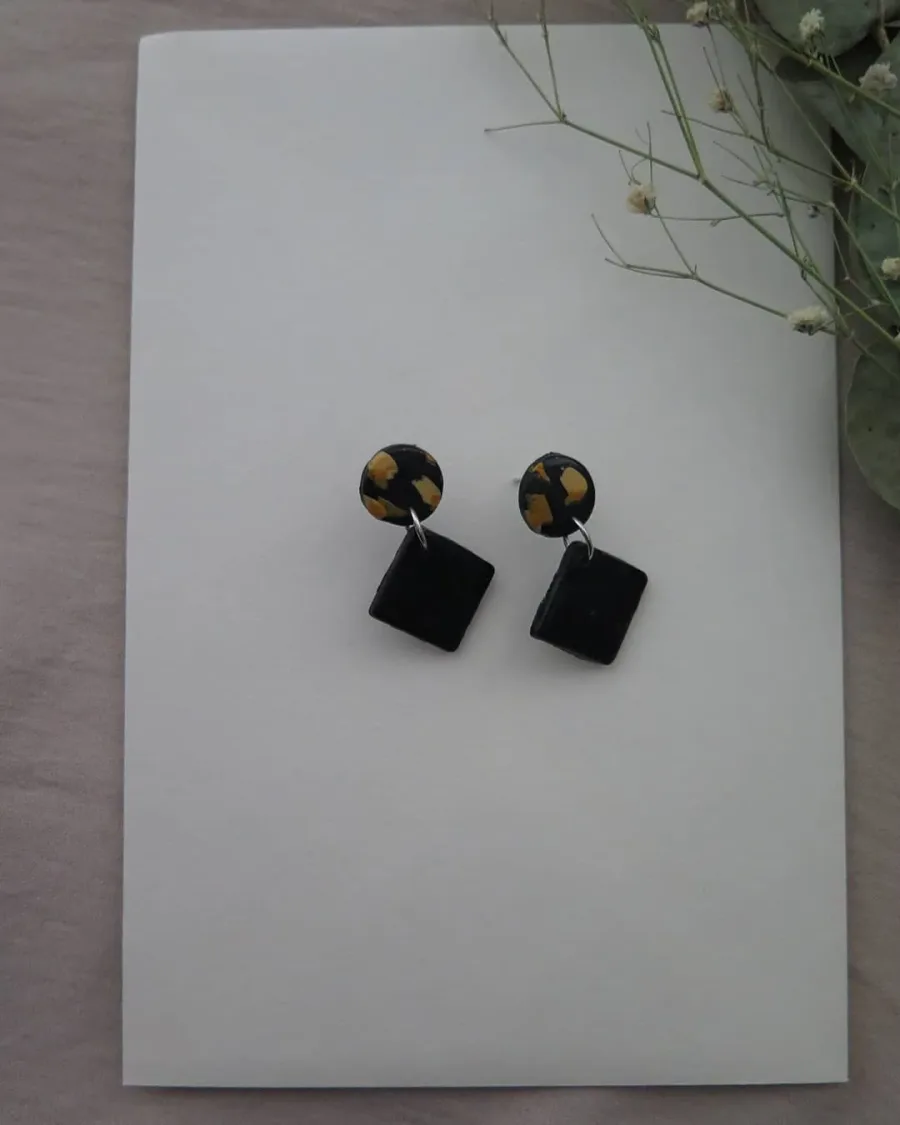 Siyah Desenli Küpe — görsel 2