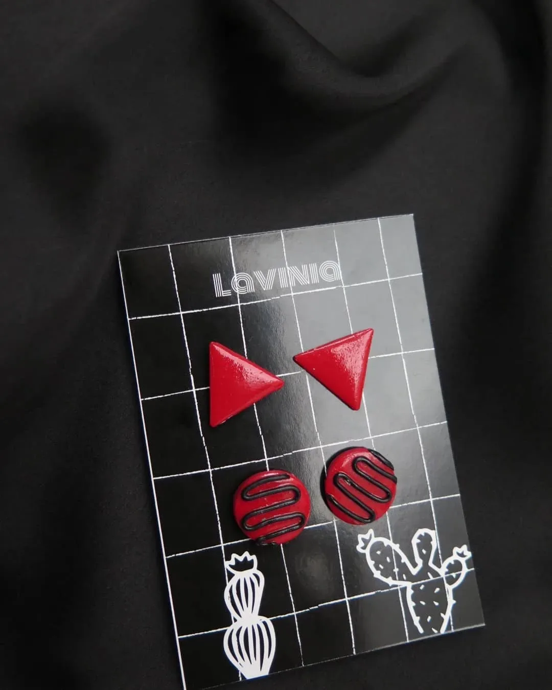 li Kırmızı Küpe Seti- Geometrik — Lavinia Clay Design el yapımı tasarım