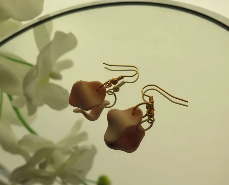Dalga Detaylı Küpe — Lavinia Clay Design el yapımı tasarım