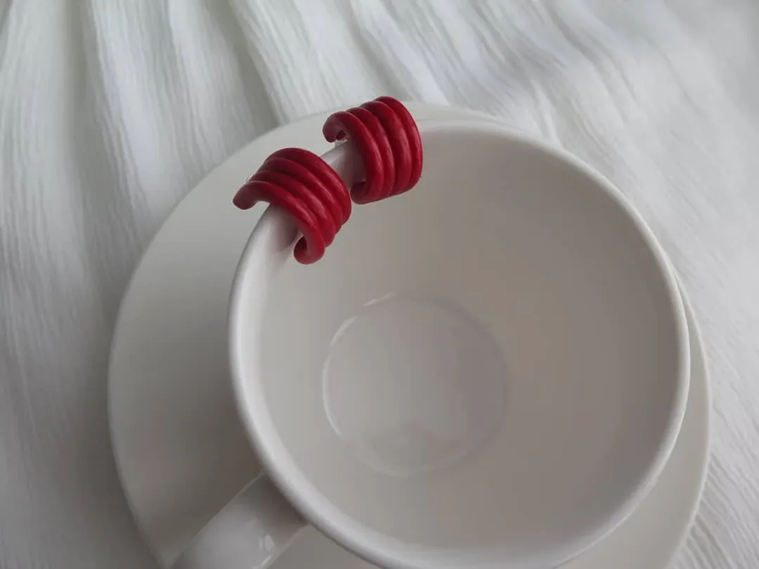 Kırmızı Mini Boy lü Halka — Lavinia Clay Design el yapımı tasarım