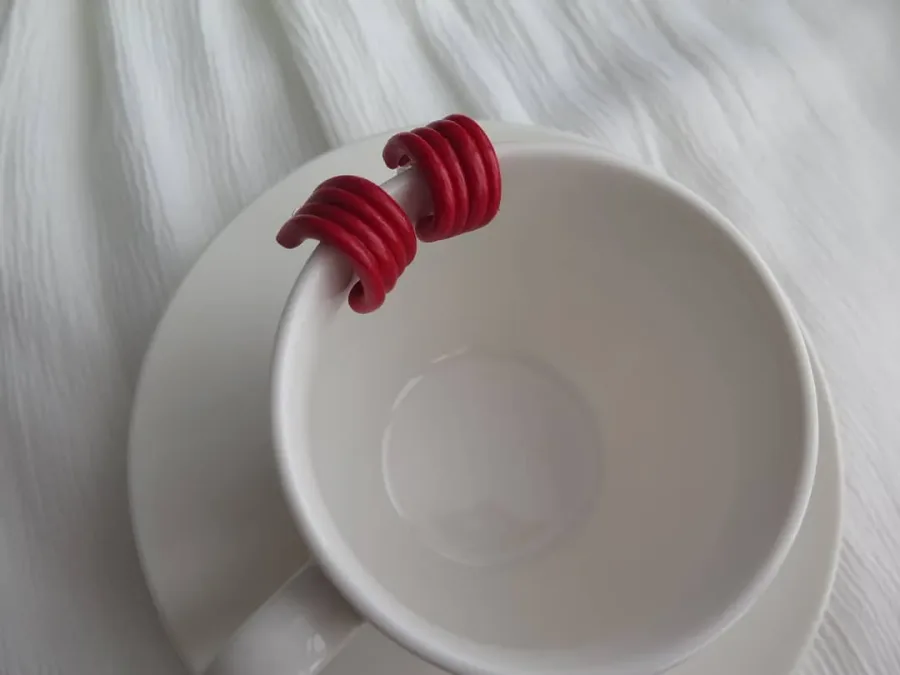 Kırmızı Mini Boy lü Halka — Lavinia Clay Design el yapımı tasarım