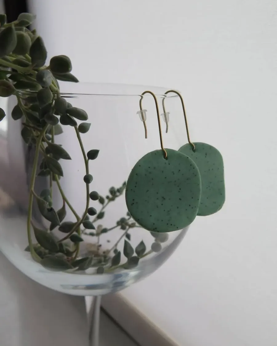 Dalga Şekilli Doğal Taş Desen Küpe — Lavinia Clay Design el yapımı tasarım