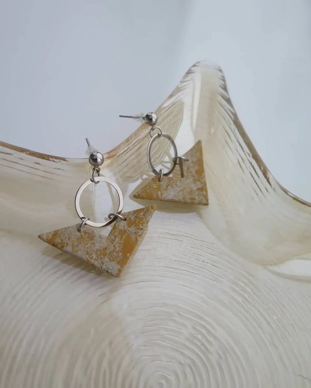 Ortası Çemberli Küpe — Lavinia Clay Design el yapımı tasarım