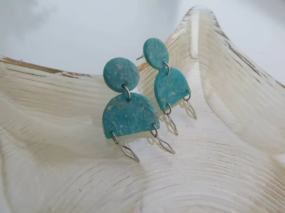 Cordelia Sallantılı Küpe — Lavinia Clay Design el yapımı tasarım