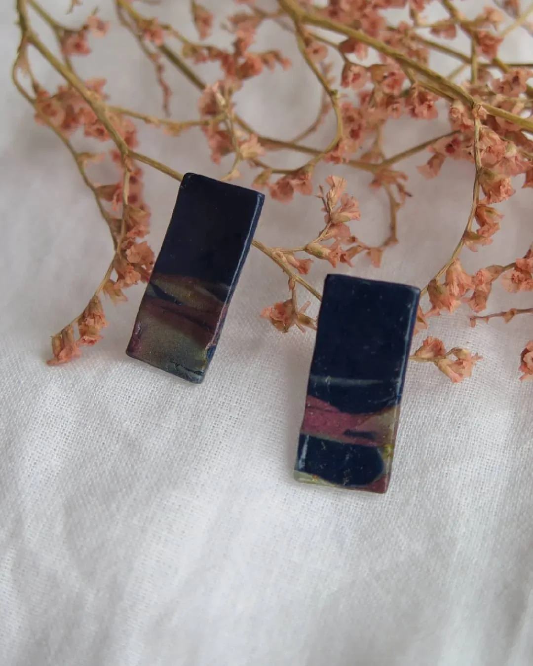 Carmen Serisi'nden Mini Küpe — Lavinia Clay Design el yapımı tasarım