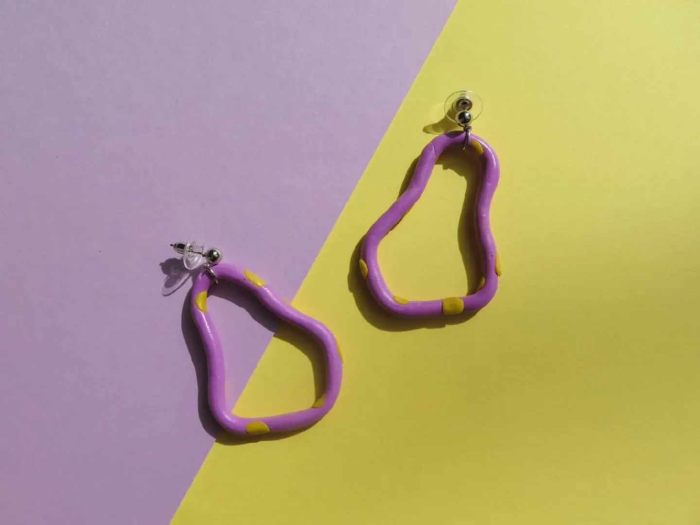 Yaz renkleriyle Pera küpe çifti — Lavinia Clay Design el yapımı tasarım