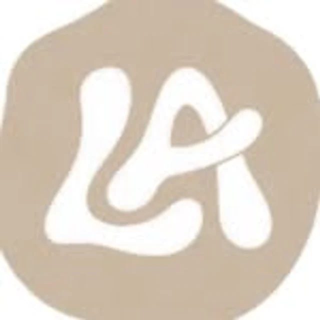 Lavinia Clay Design logosu